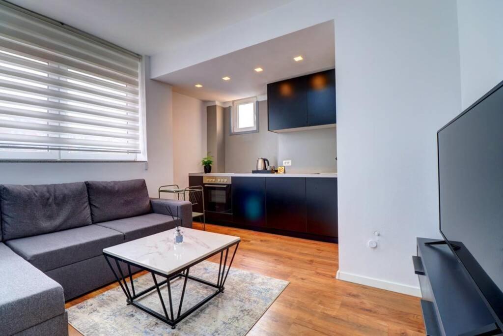 פרישטינה Town Square Apartment מראה חיצוני תמונה