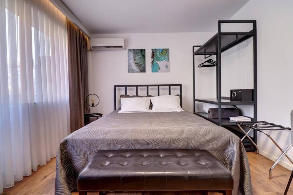 פרישטינה Town Square Apartment מראה חיצוני תמונה