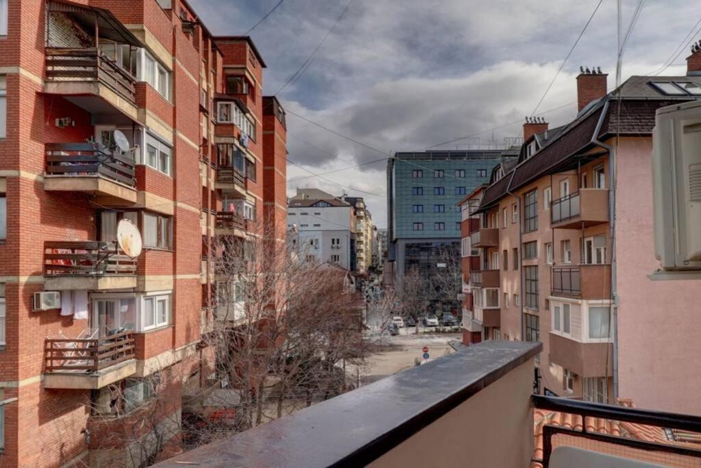 פרישטינה Town Square Apartment מראה חיצוני תמונה